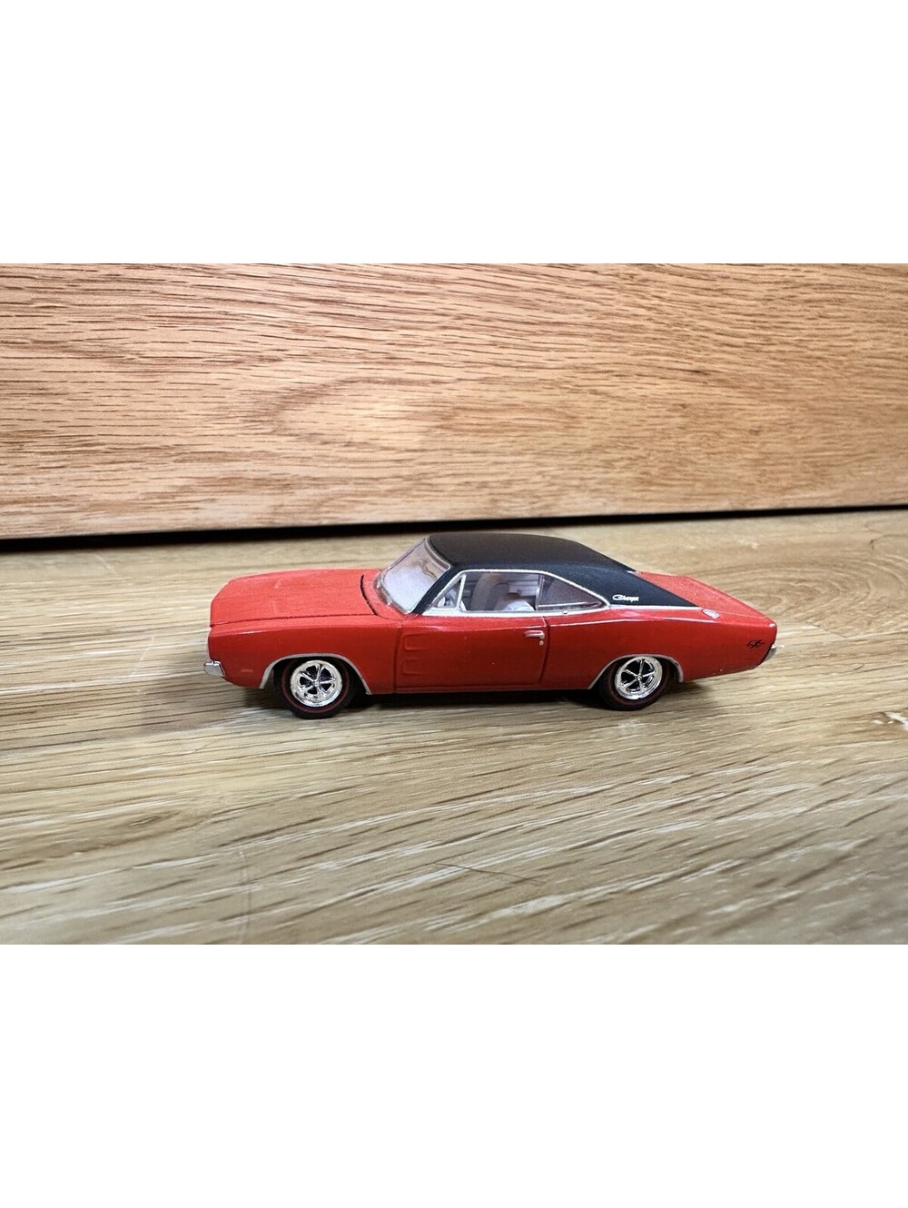 Greenlight MCG 1969 Dodge Charger R/T Red Black Vinyl Roof RL RR Loose 1/64